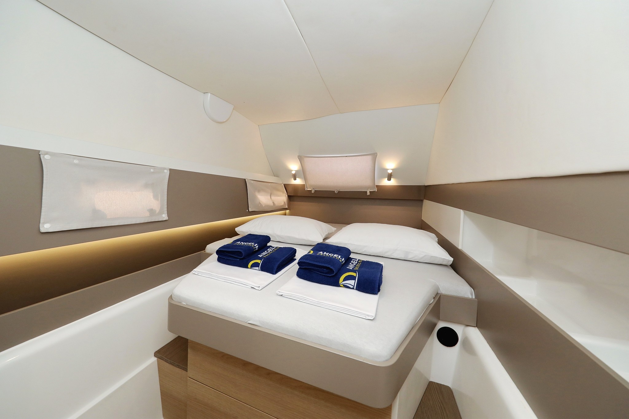 Bali 4.1, Escape I | Yacht Charter Croatia