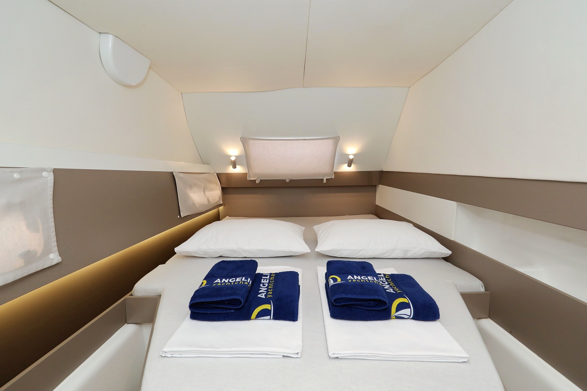 Bali 4.1, Escape I | Yacht Charter Croatia