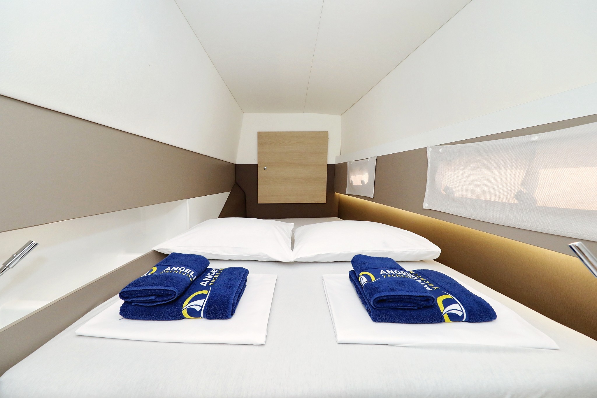 Bali 4.1, Escape I | Yacht Charter Croatia