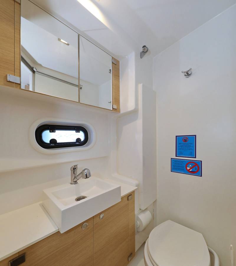 Bali 4.1, Escape I | Yacht Charter Croatia