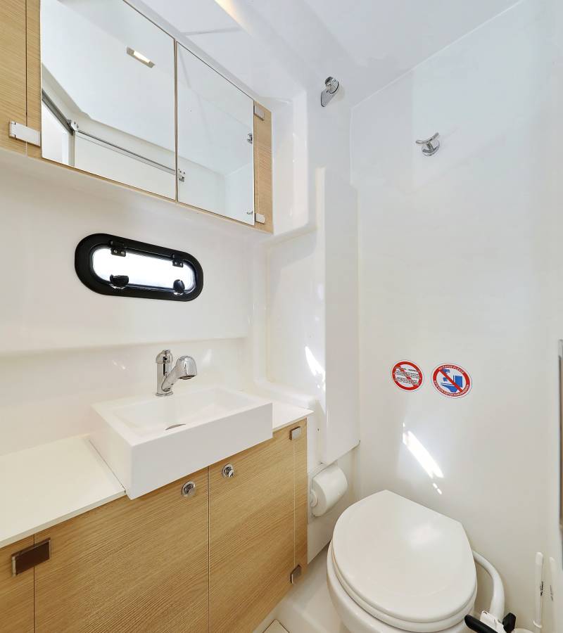 Bali 4.1, Escape I | Yacht Charter Croatia