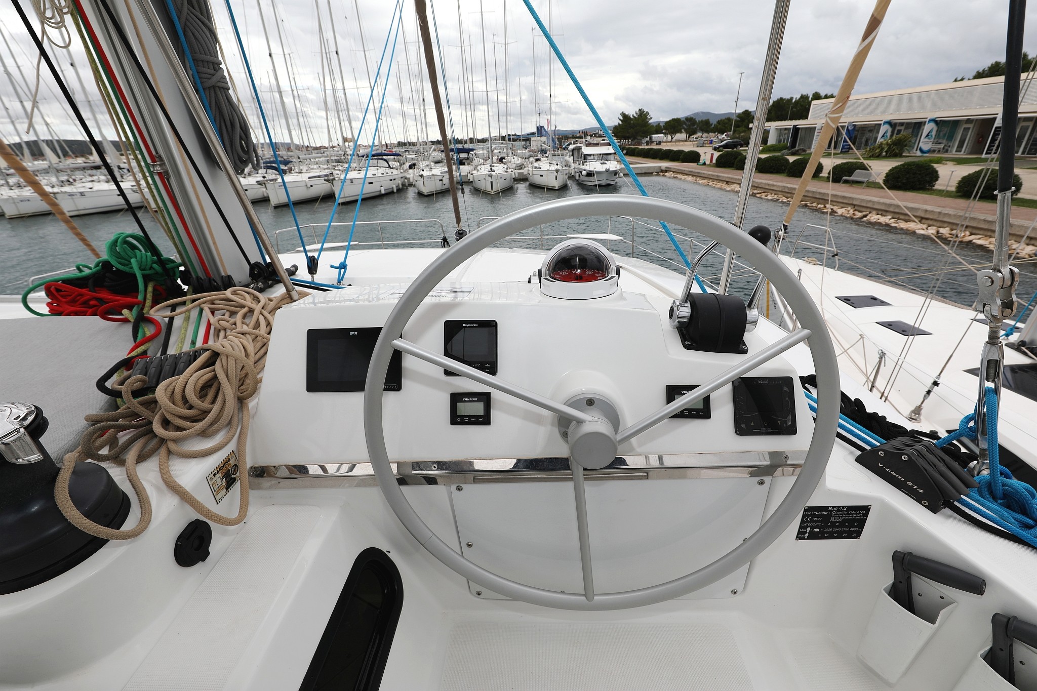 Bali 4.2 OW, Sunlight | Yachtcharter Kroatien