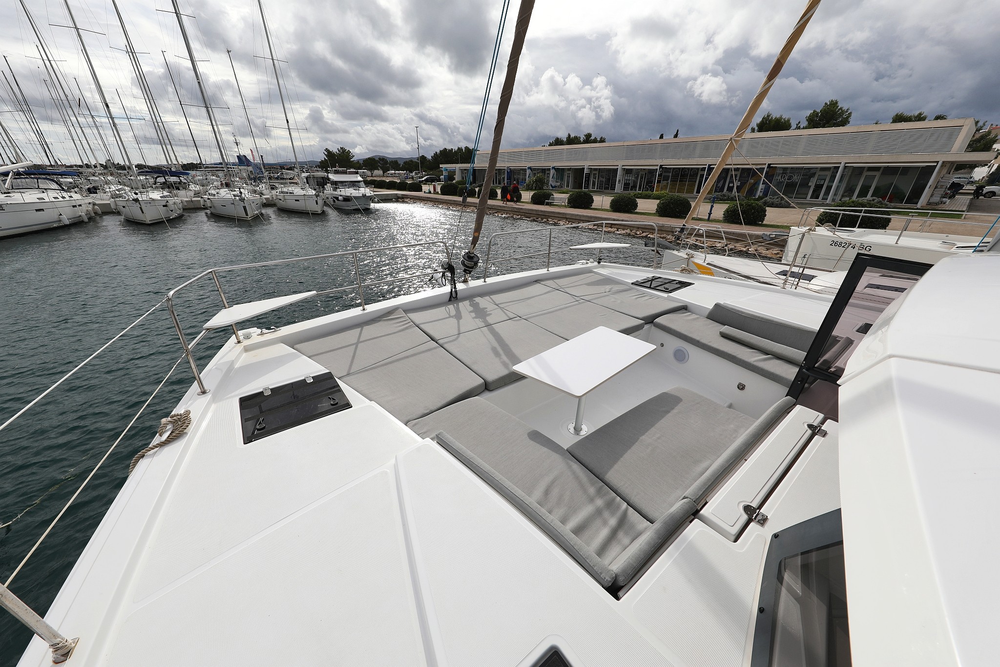 Bali 4.2 OW, Sunlight | Yachtcharter Kroatien