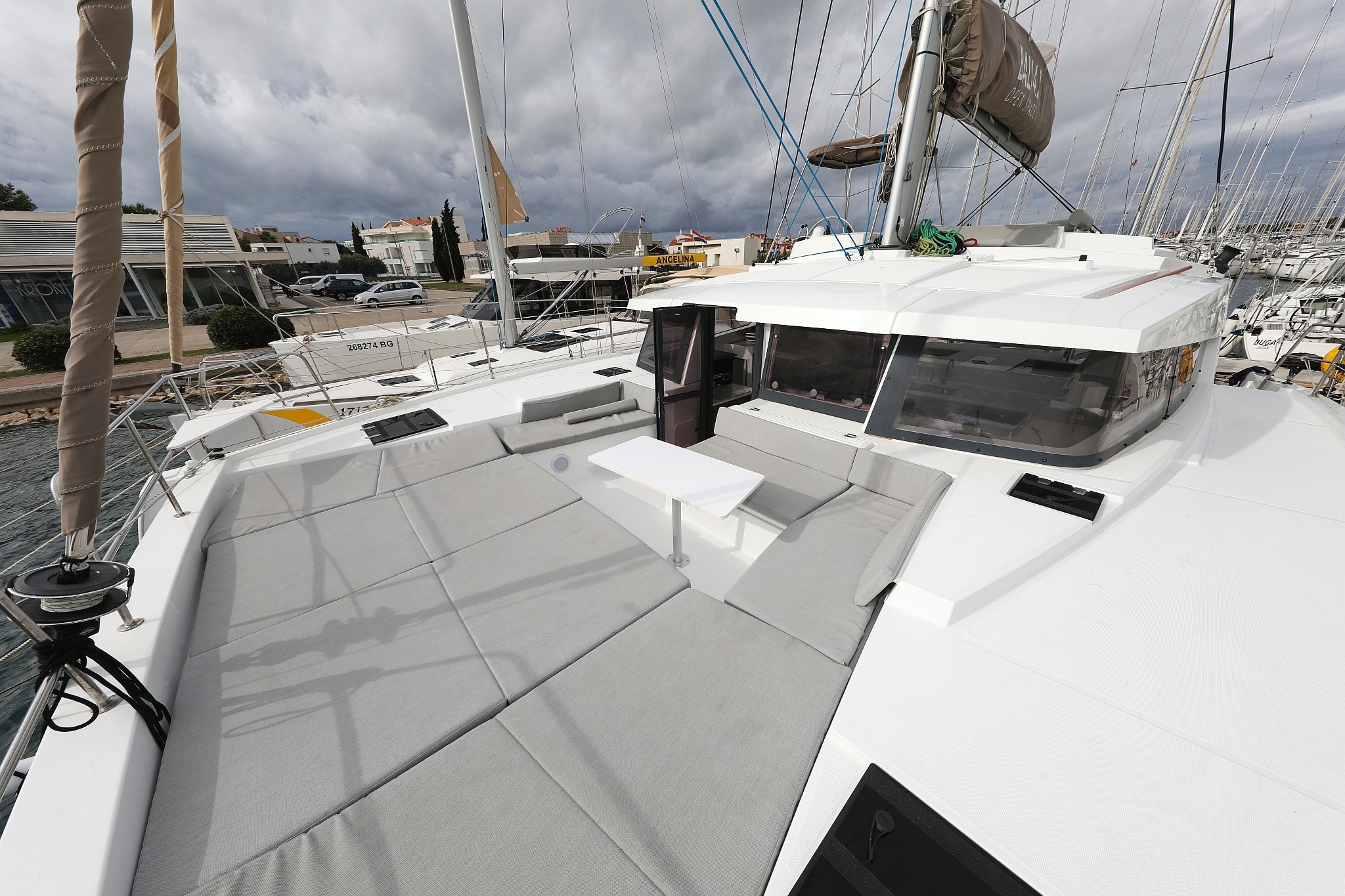 Bali 4.2 OW, Sunlight | Yachtcharter Kroatien