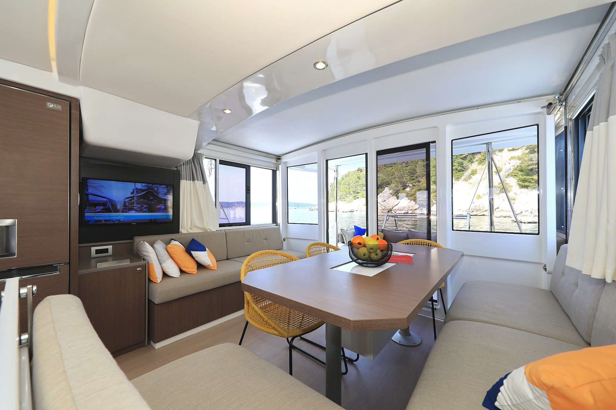 Bali 4.2, Clair de Lune | Yacht Charter Croatia