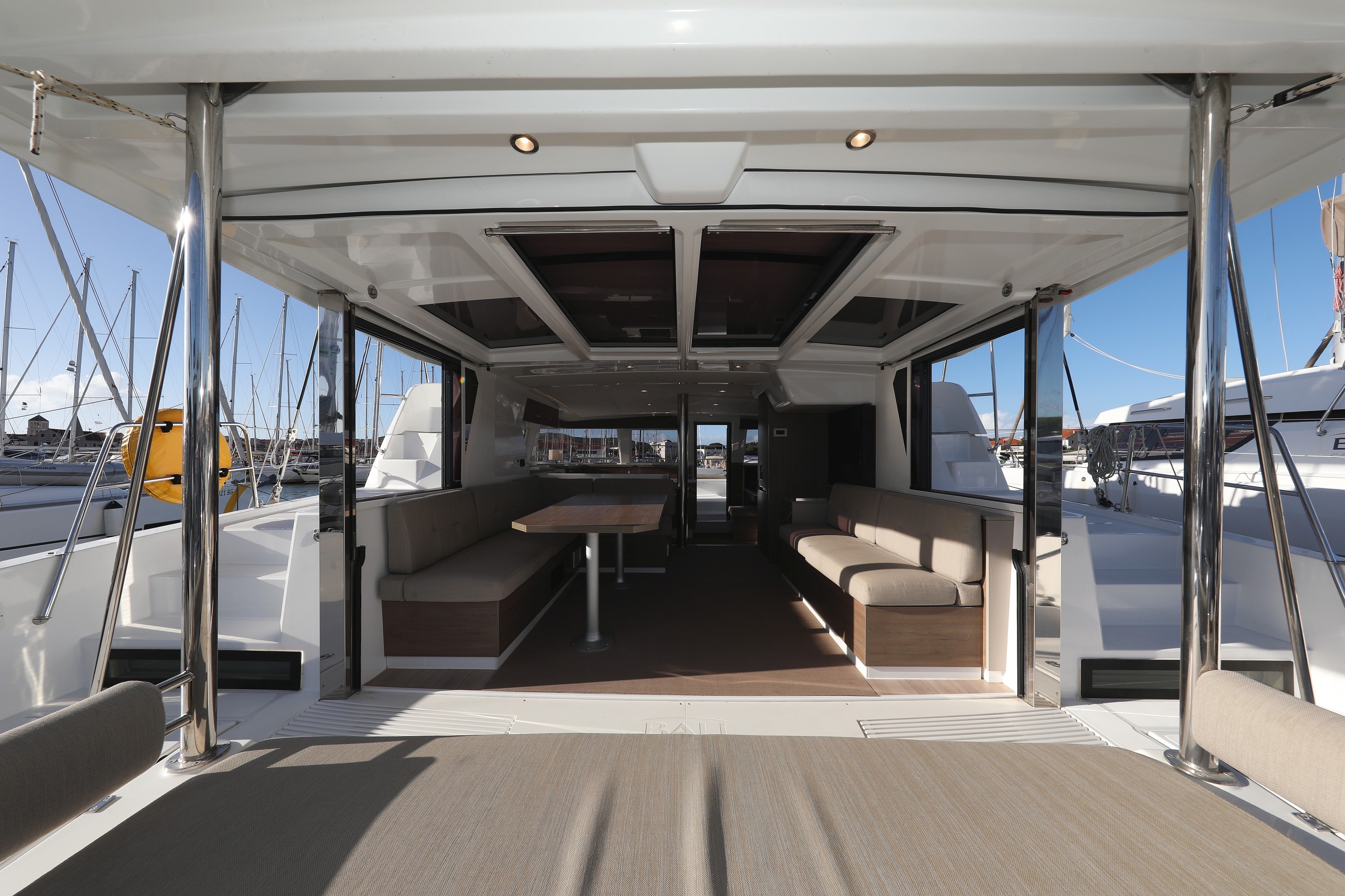 Bali 4.2, Air Space | Yacht Charter Croatia