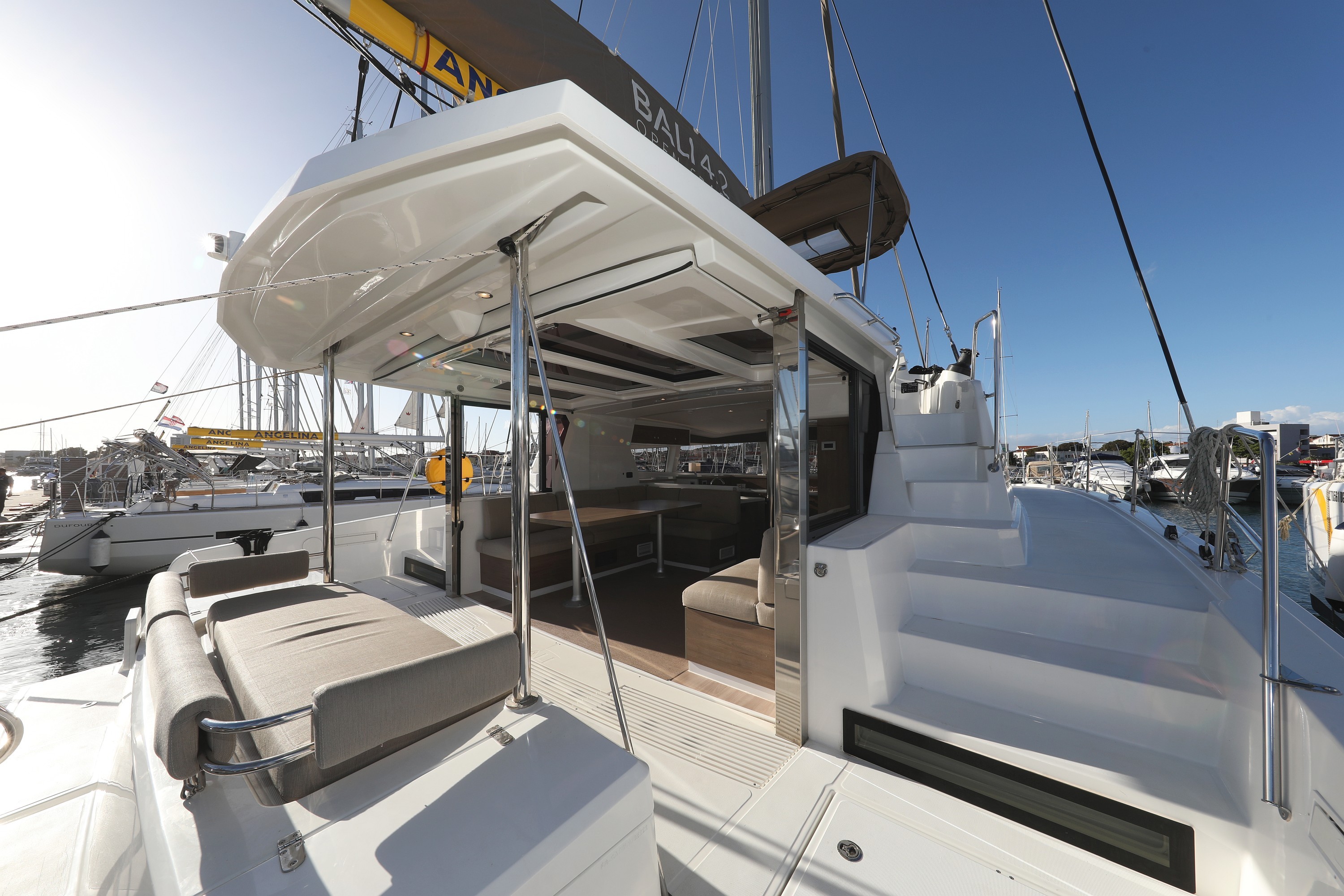 Bali 4.2, Air Space | Yacht Charter Croatia