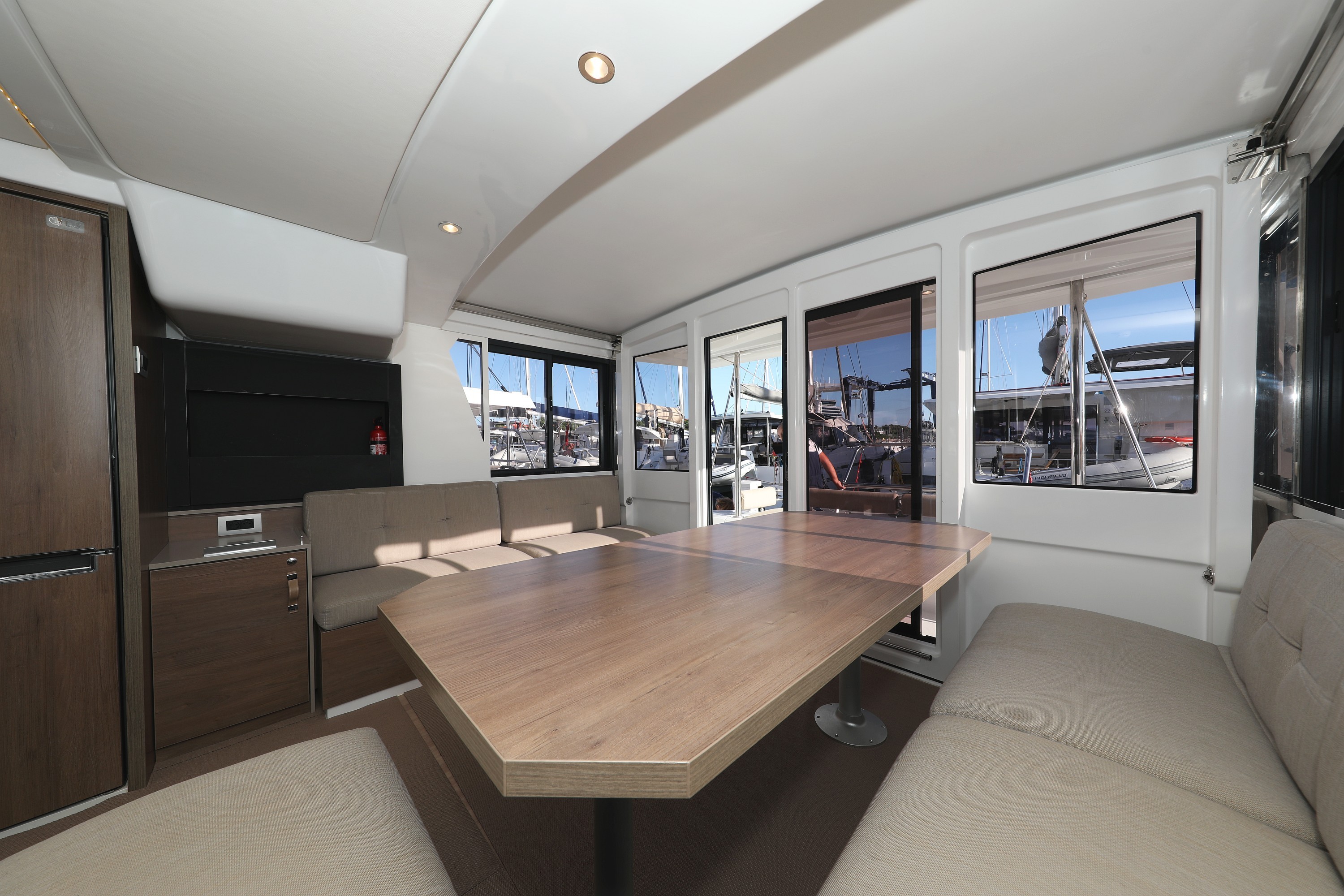 Bali 4.2, Air Space | Yacht Charter Croatia