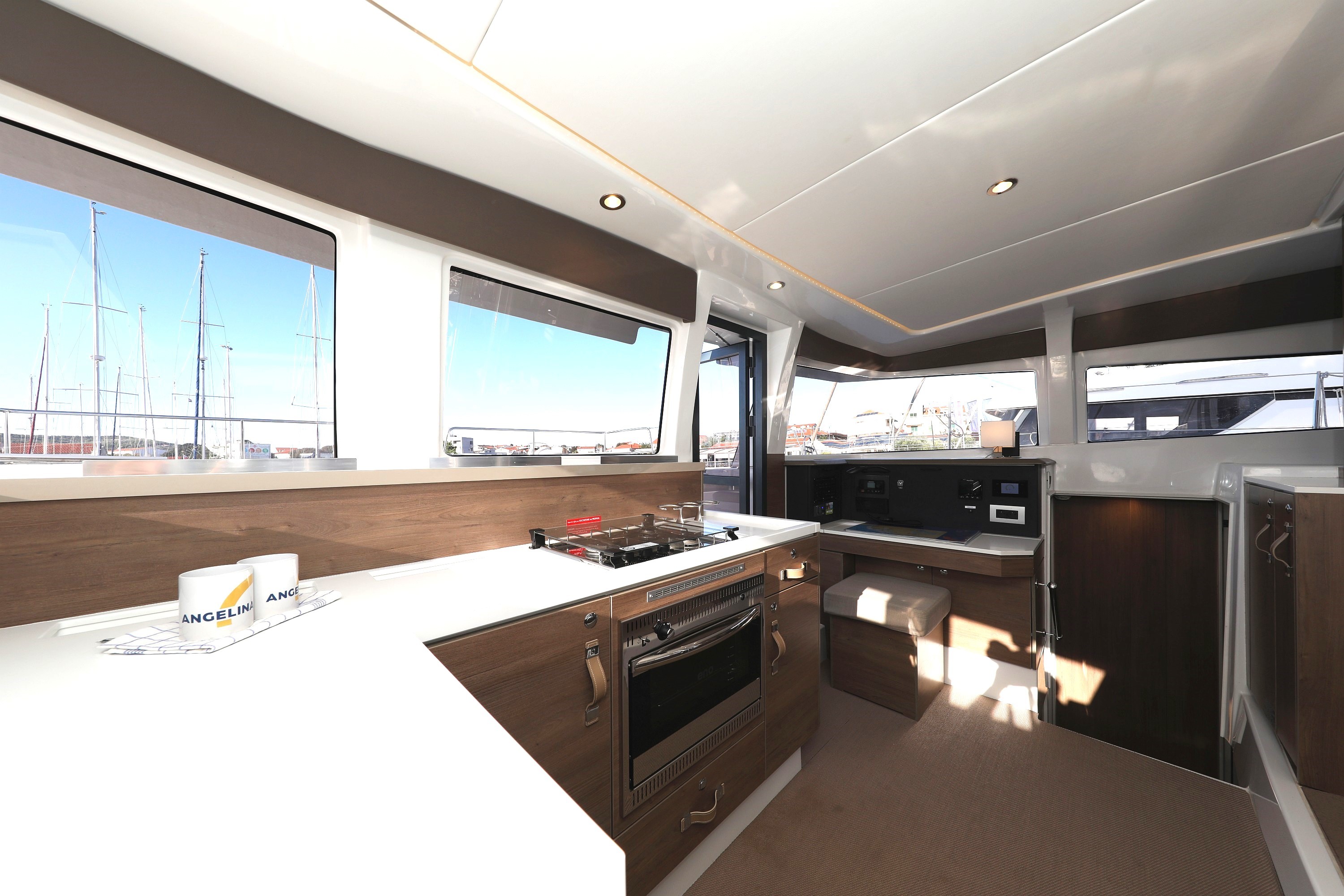 Bali 4.2, Air Space | Yacht Charter Croatia