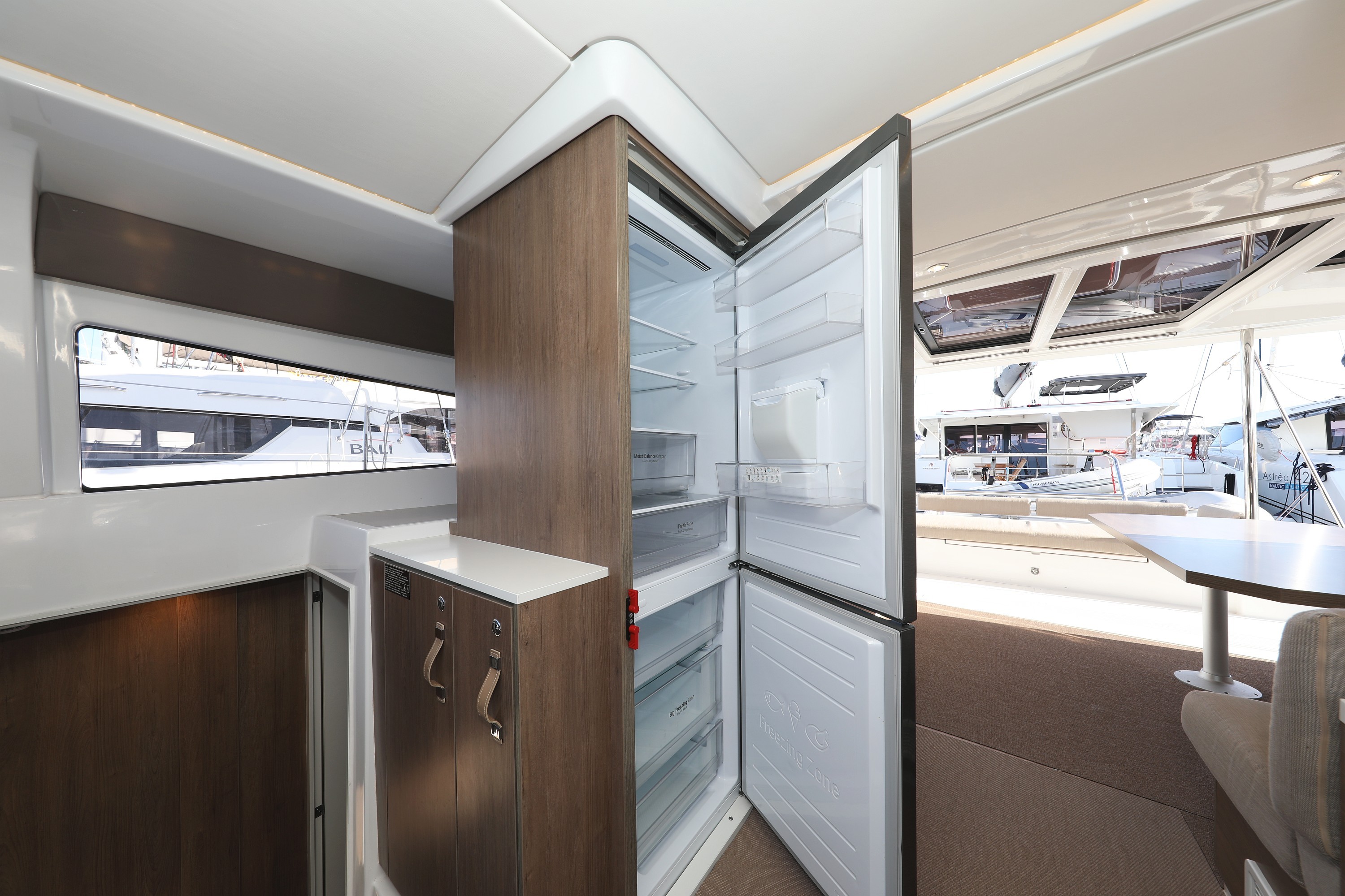 Bali 4.2, Air Space | Yacht Charter Croatia