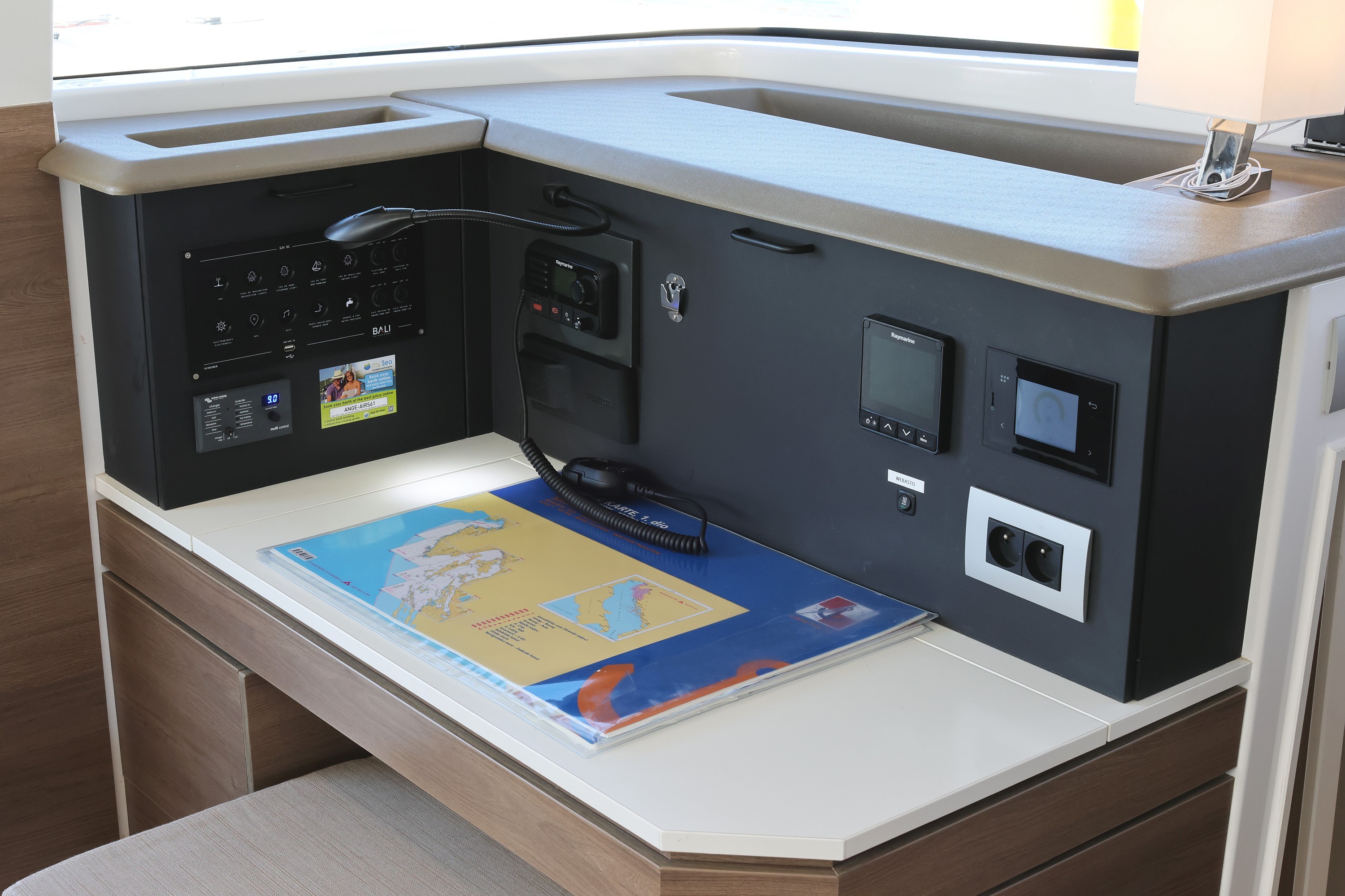 Bali 4.2, Air Space | Yacht Charter Croatia