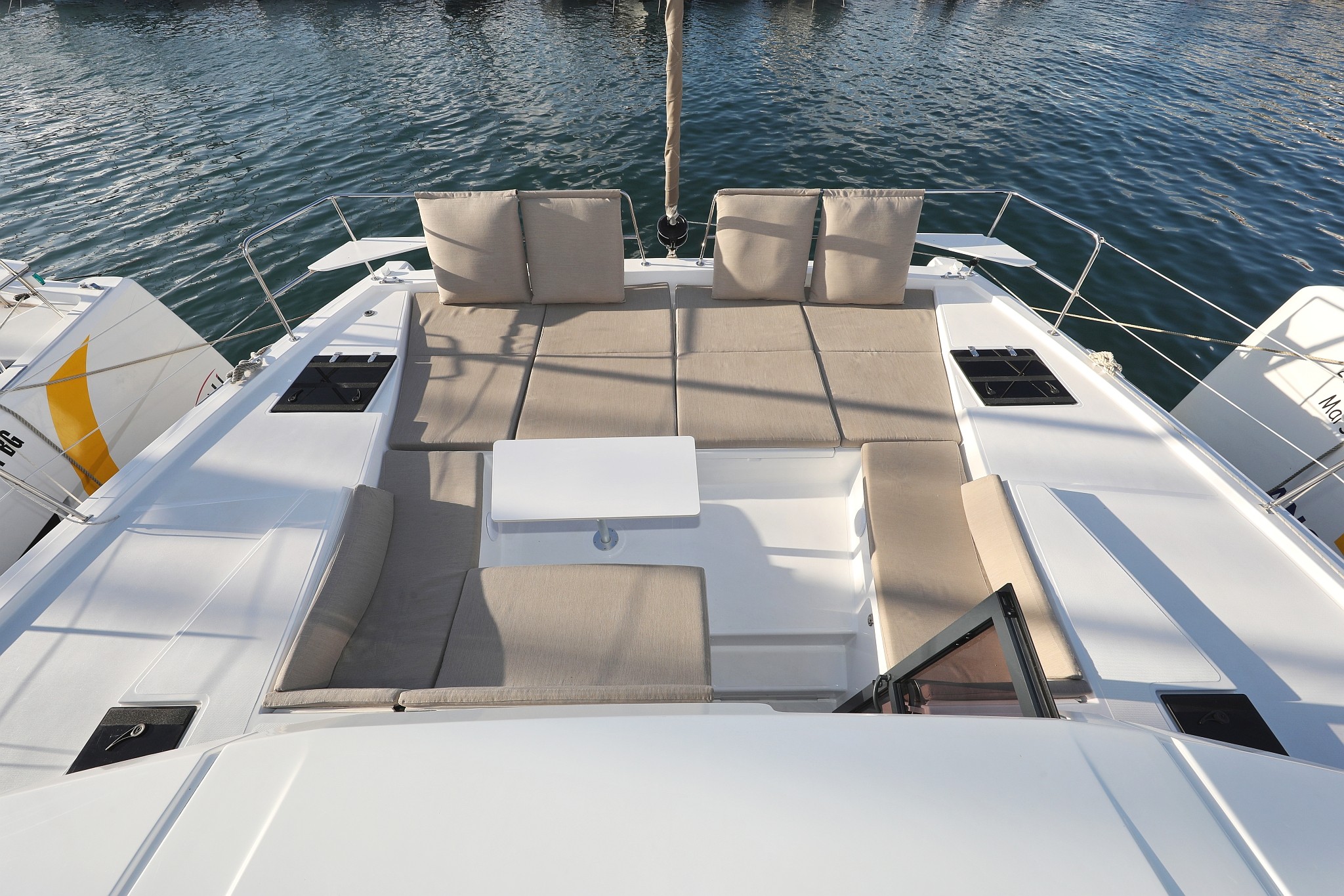 Bali 4.2, Air Space | Yacht Charter Croatia