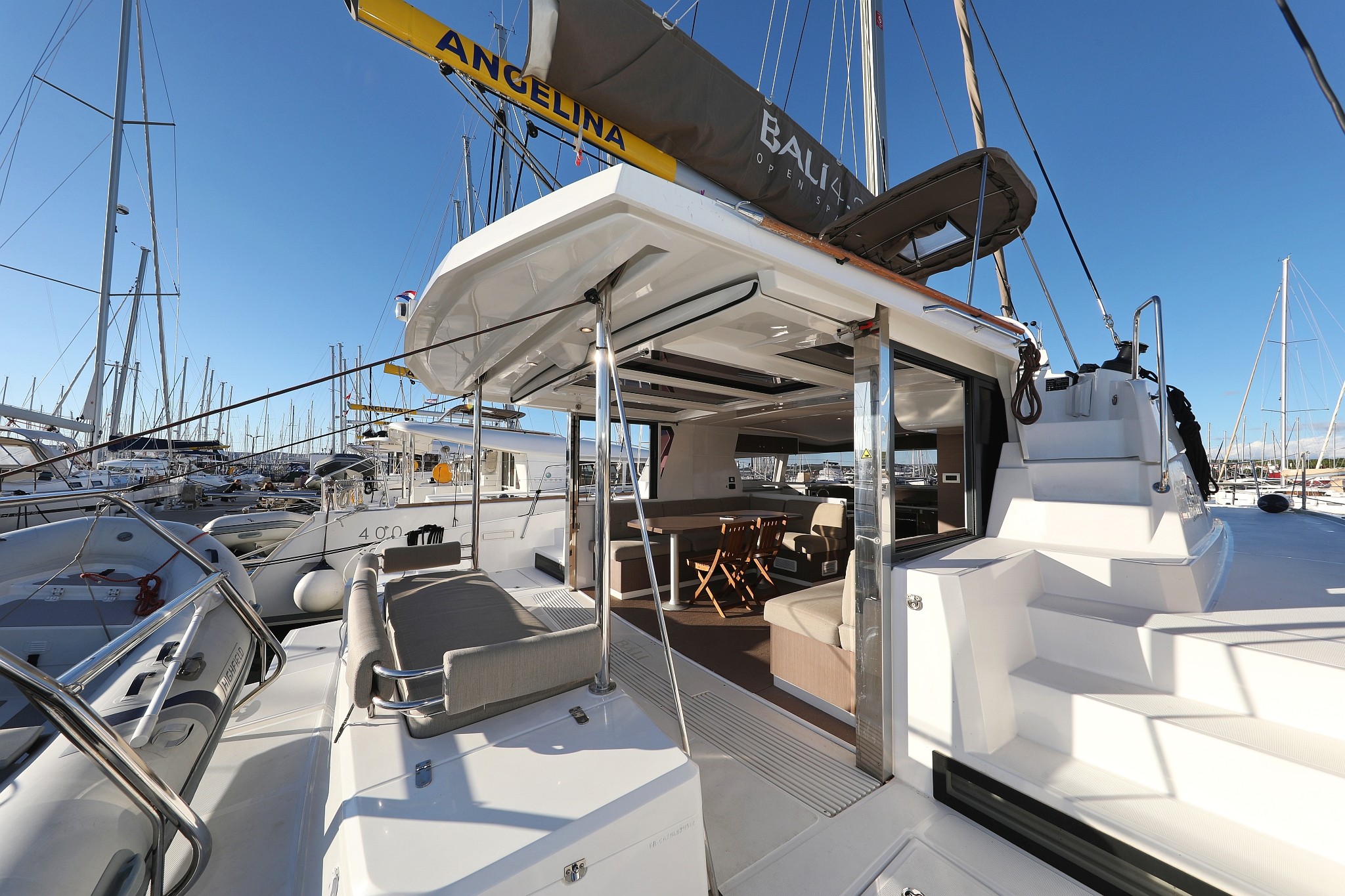 Bali 4.2, Hubble | Yacht Charter Croatia