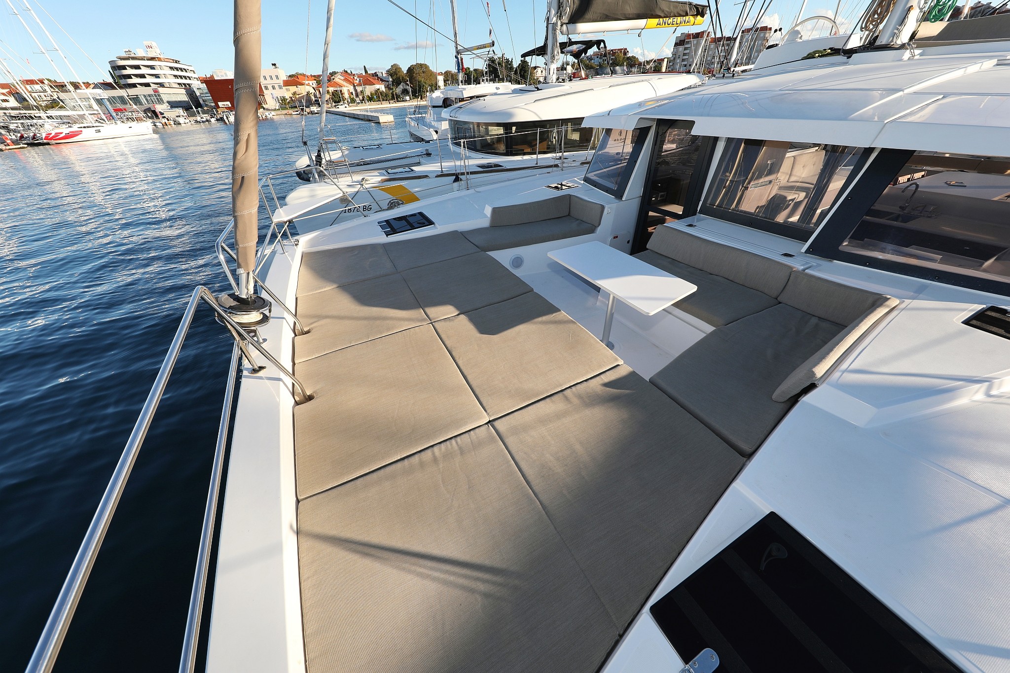 Bali 4.2, Hubble | Yacht Charter Croatia