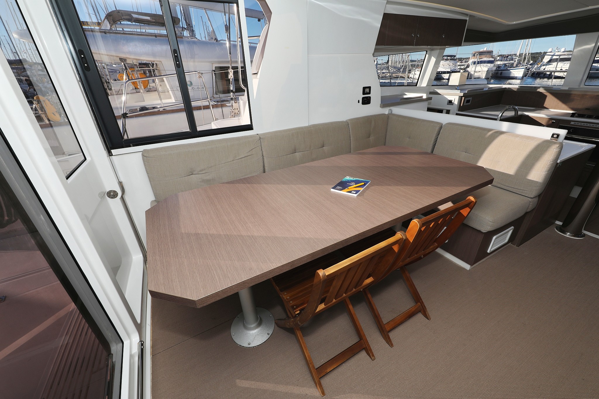 Bali 4.2, Hubble | Yacht Charter Croatia