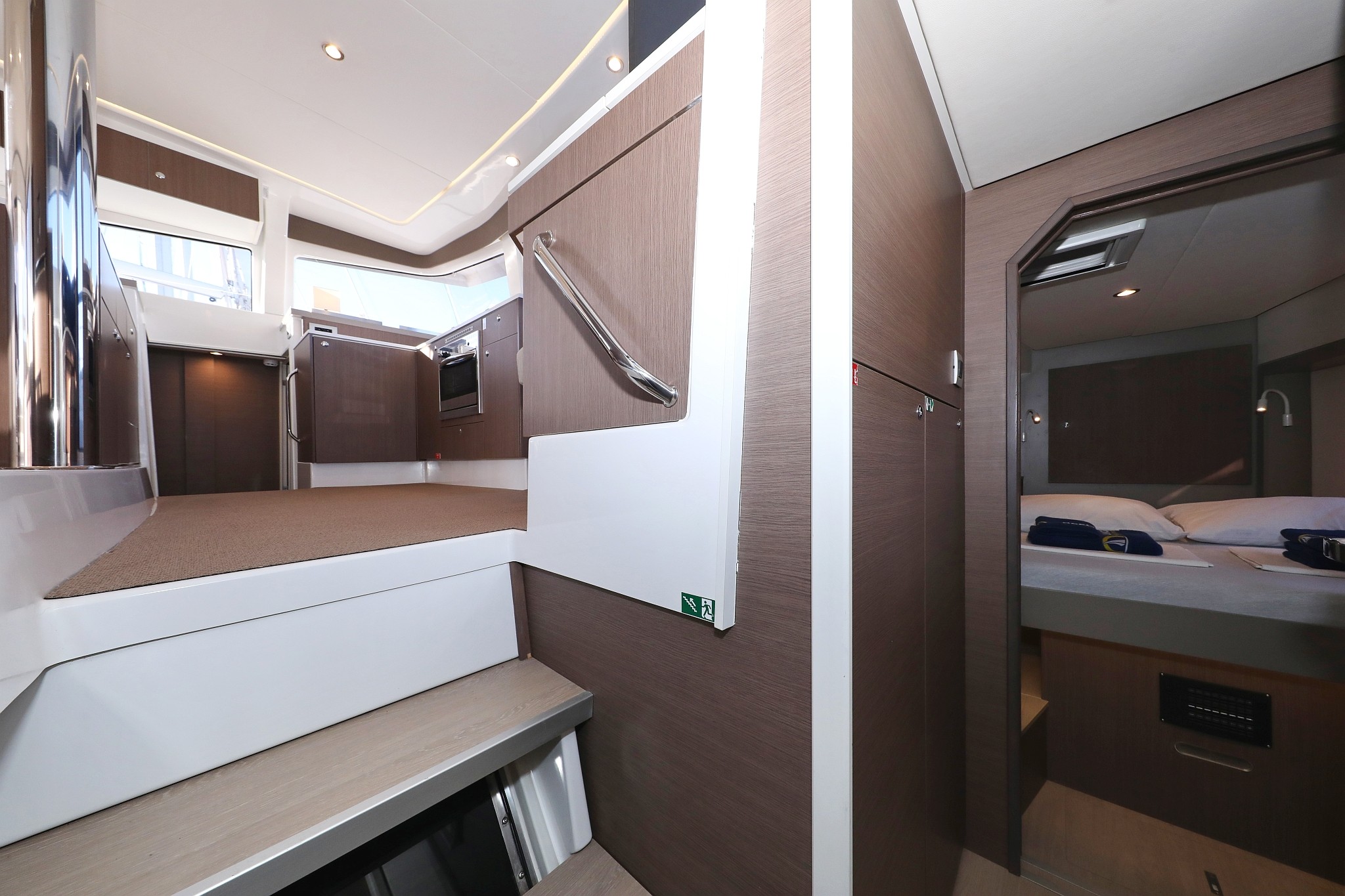 Bali 4.2, Hubble | Yacht Charter Croatia