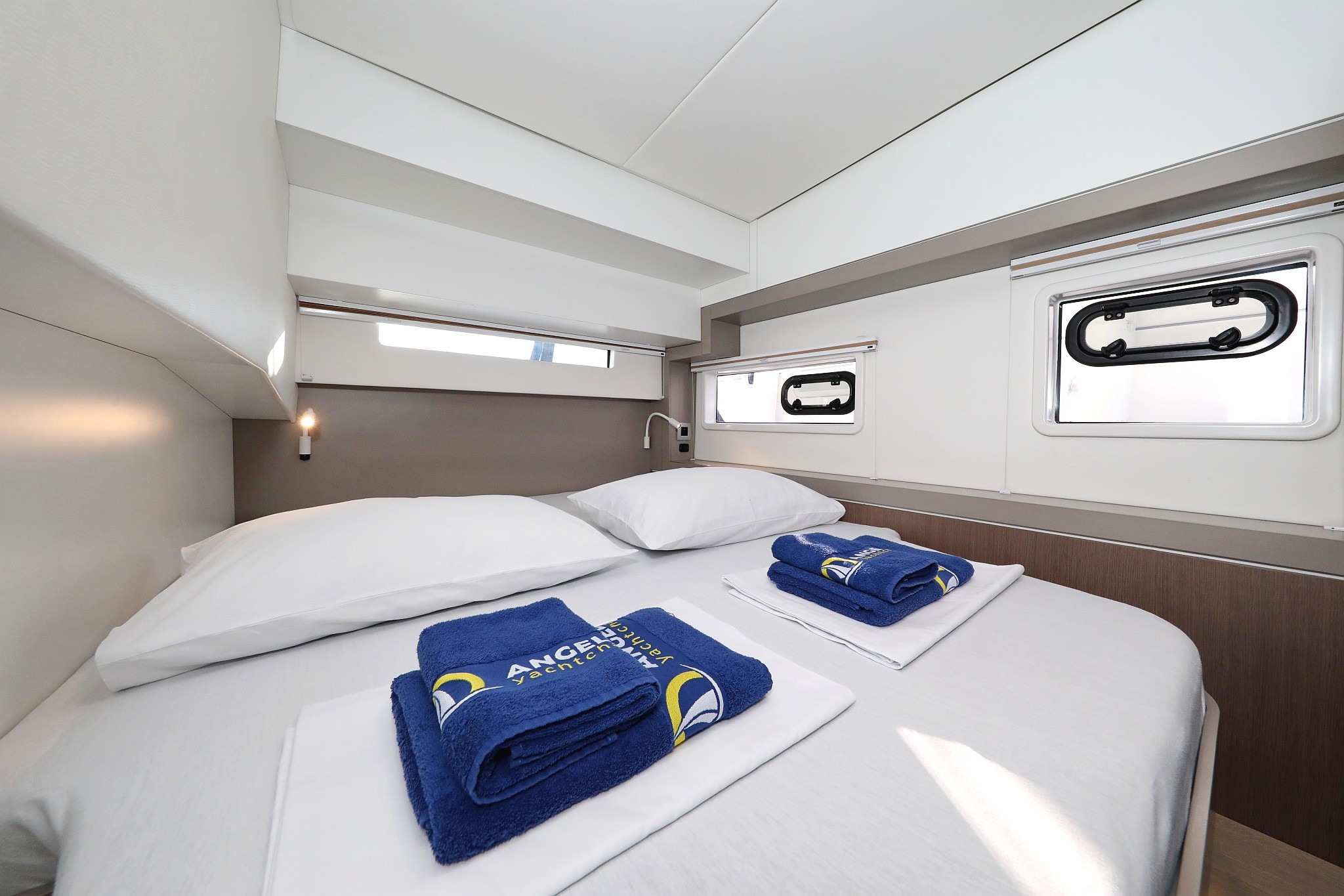 Bali 4.2, Hubble | Yacht Charter Croatia