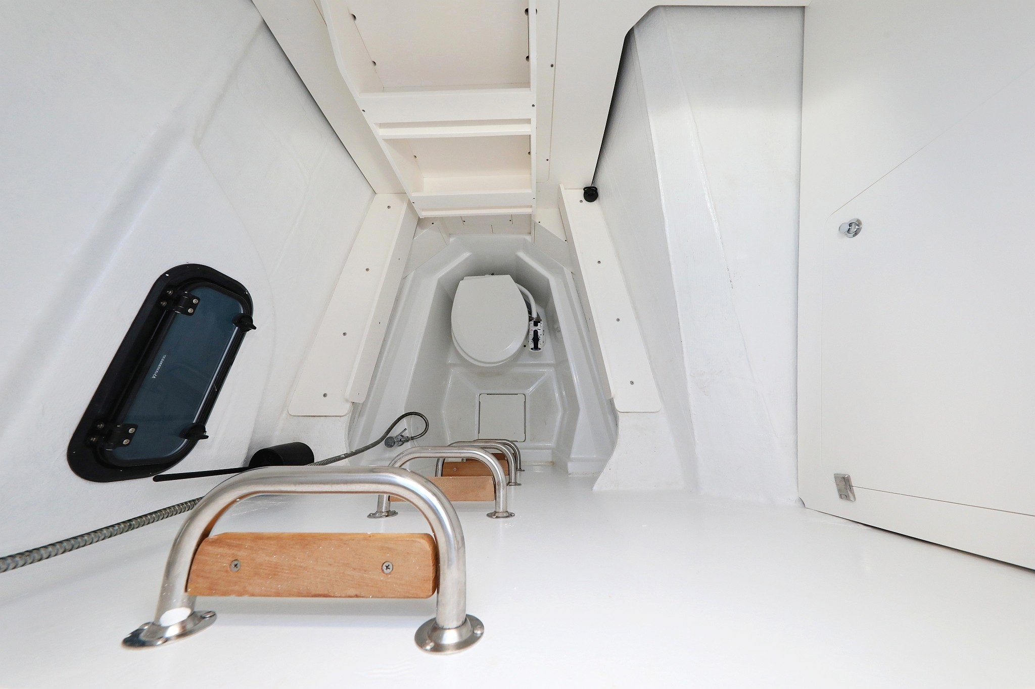 Bali 4.2, Hubble | Yacht Charter Croatia