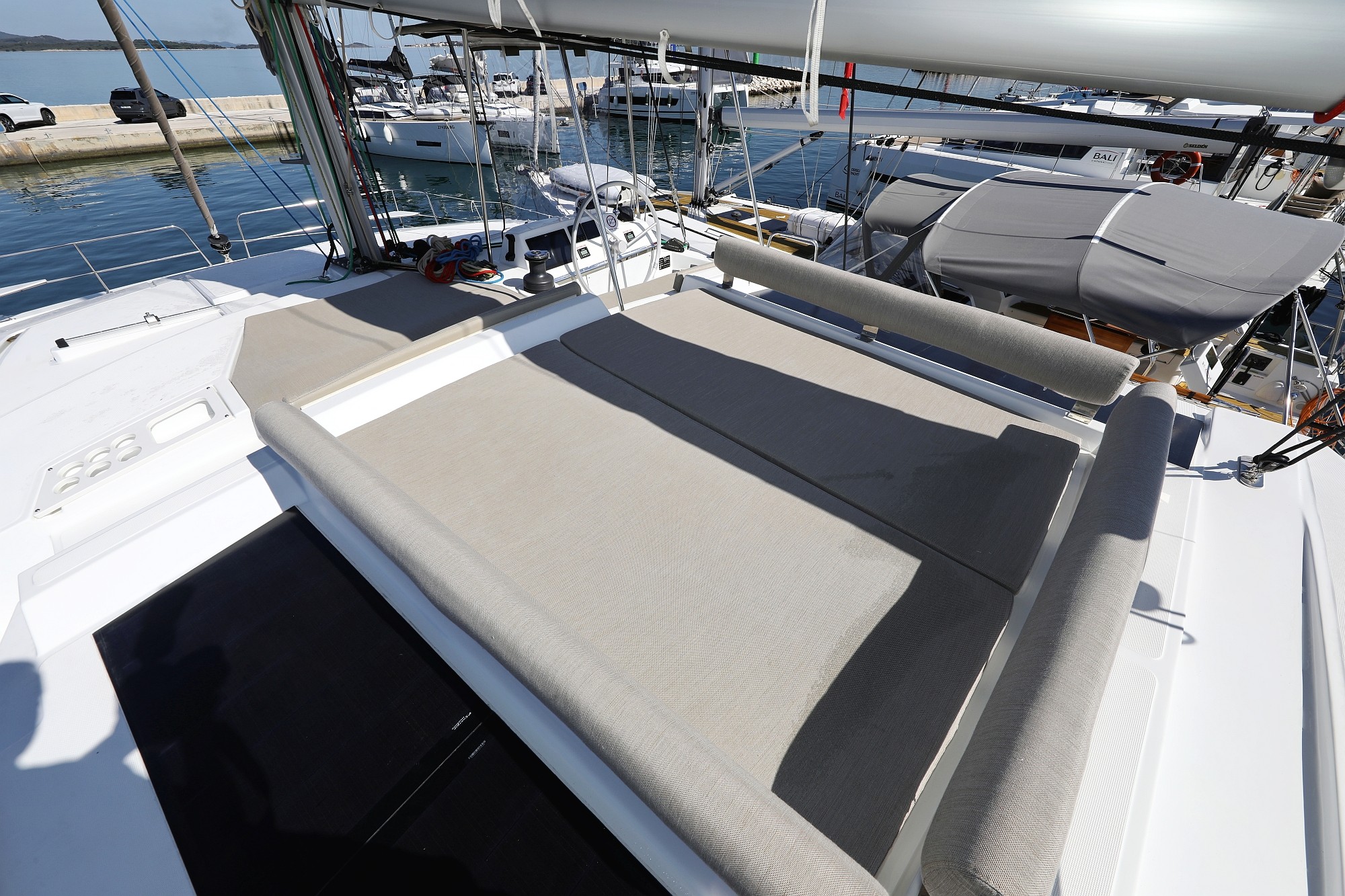 Bali 4.2, Altair | Noleggio di Yacht Croazia