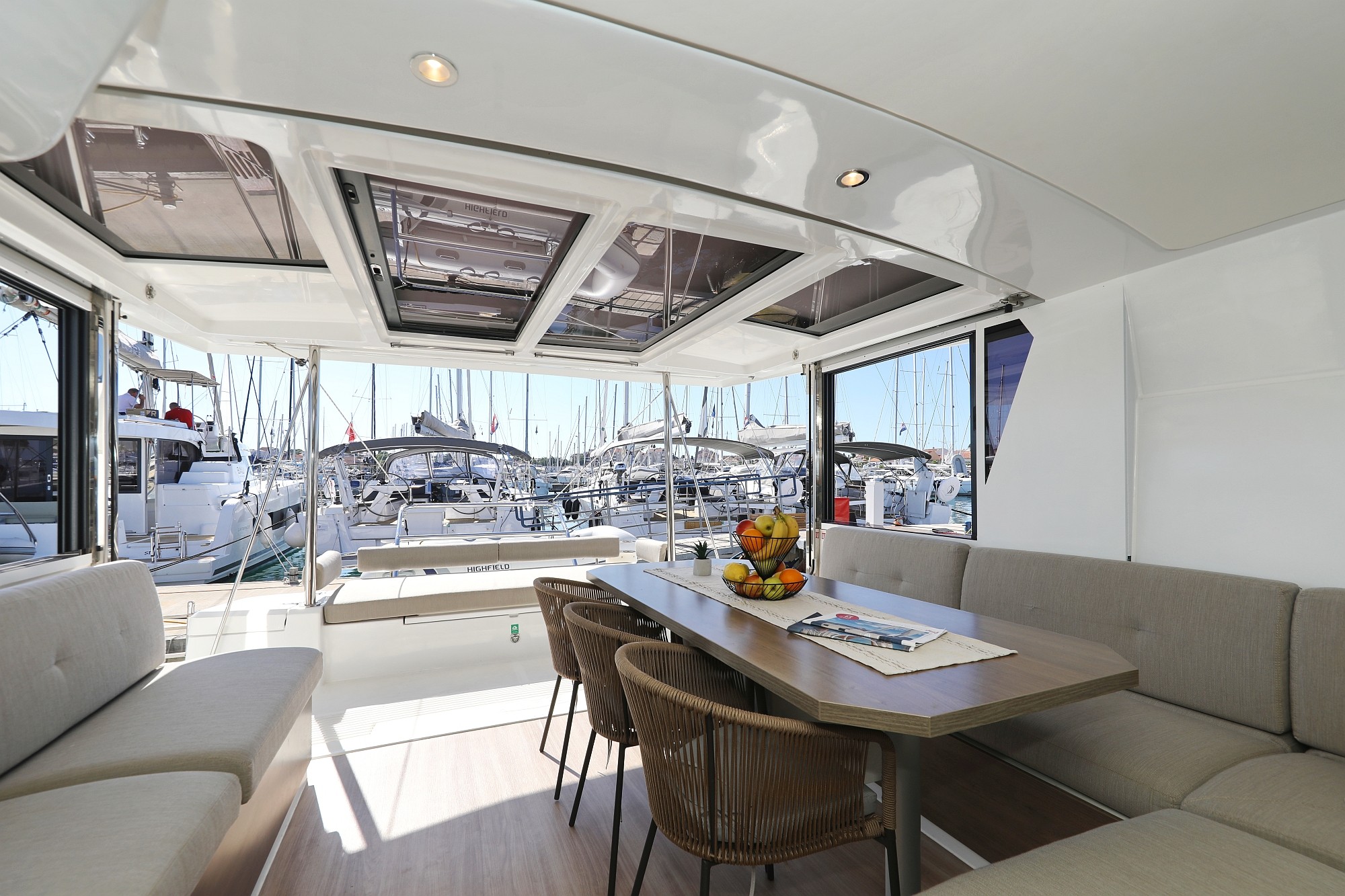 Bali 4.2, Altair | Noleggio di Yacht Croazia