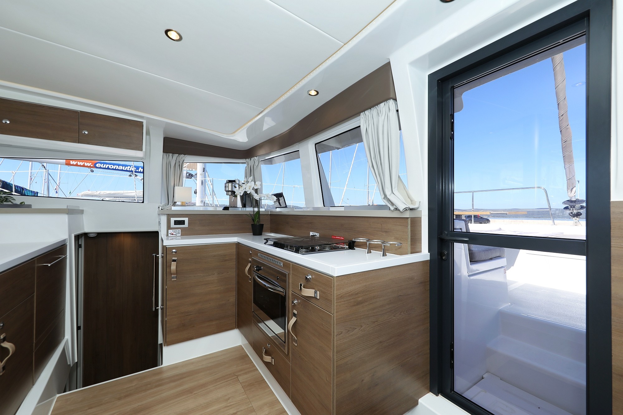 Bali 4.2, Altair | Noleggio di Yacht Croazia