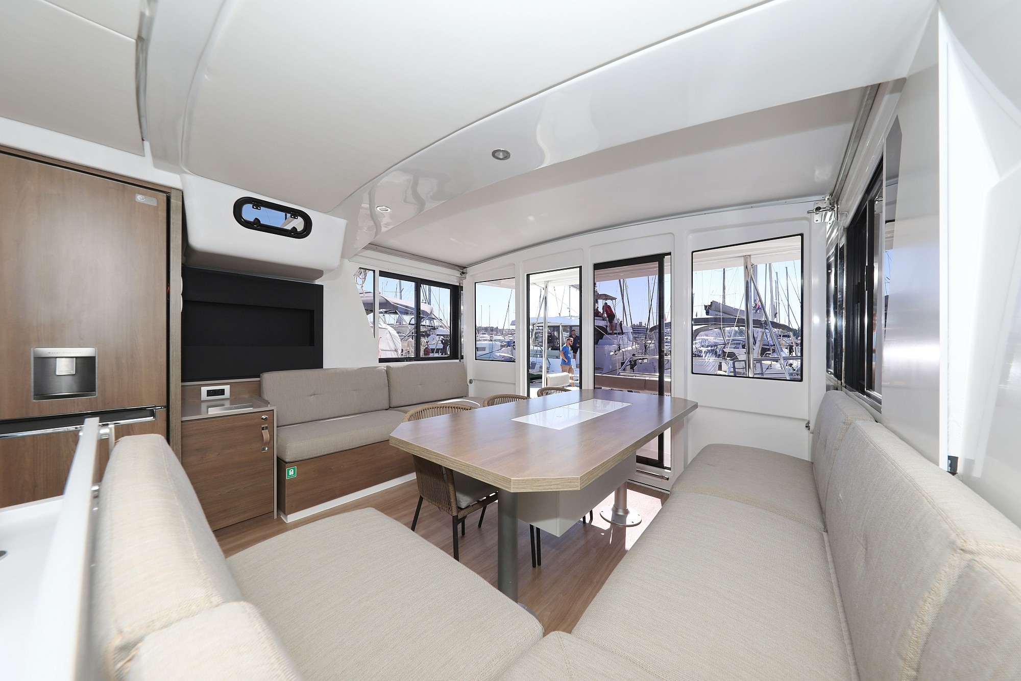 Bali 4.2, Altair | Noleggio di Yacht Croazia