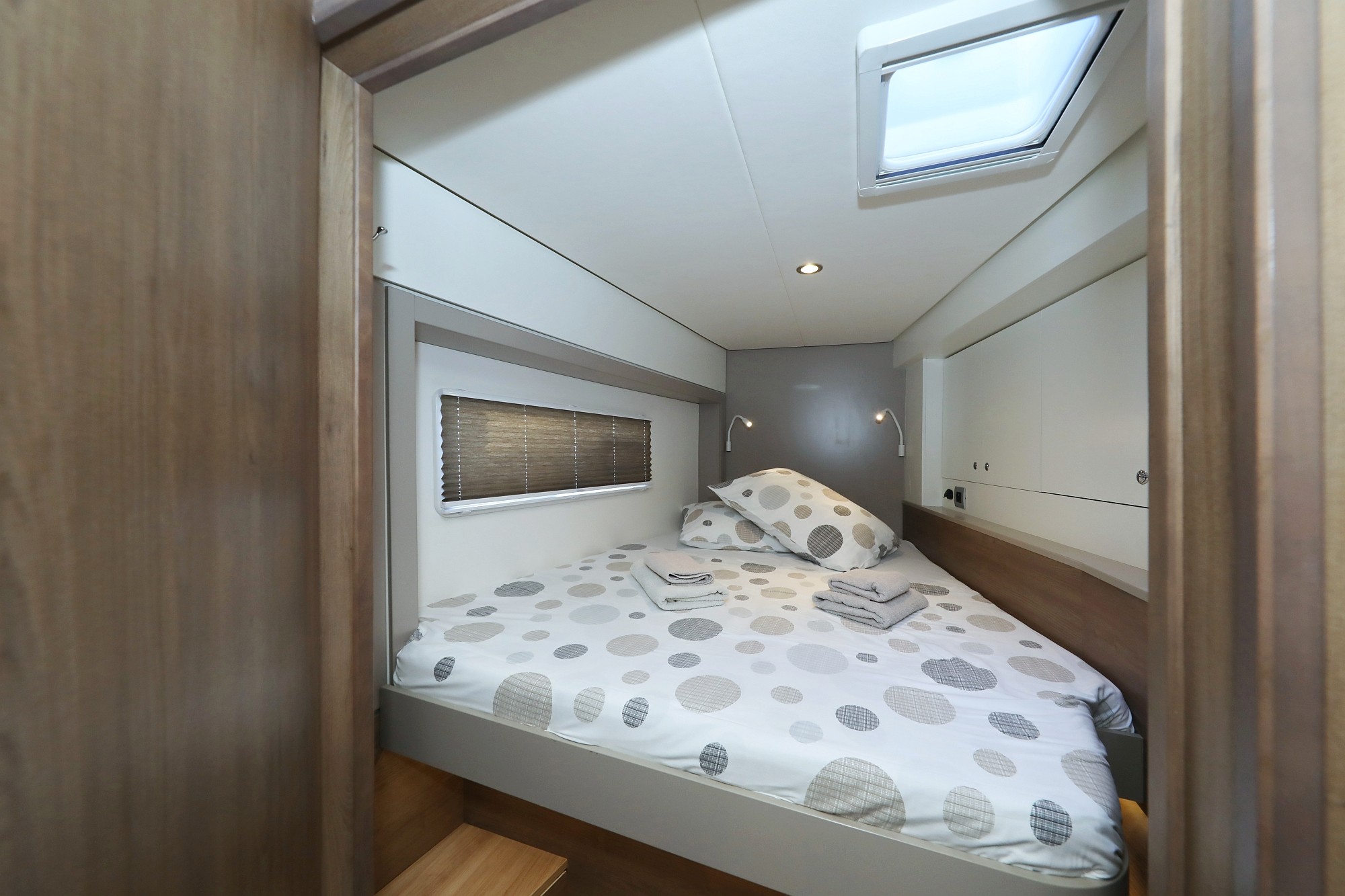 Bali 4.2, Altair | Noleggio di Yacht Croazia