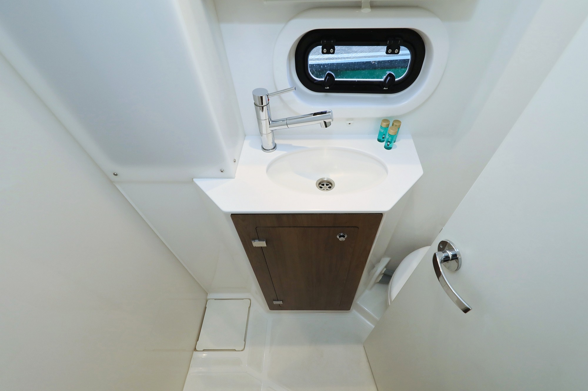 Bali 4.2, Altair | Noleggio di Yacht Croazia