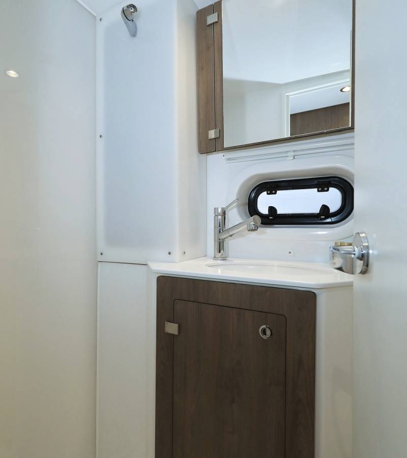 Bali 4.2, Altair | Yacht Charter Croatia
