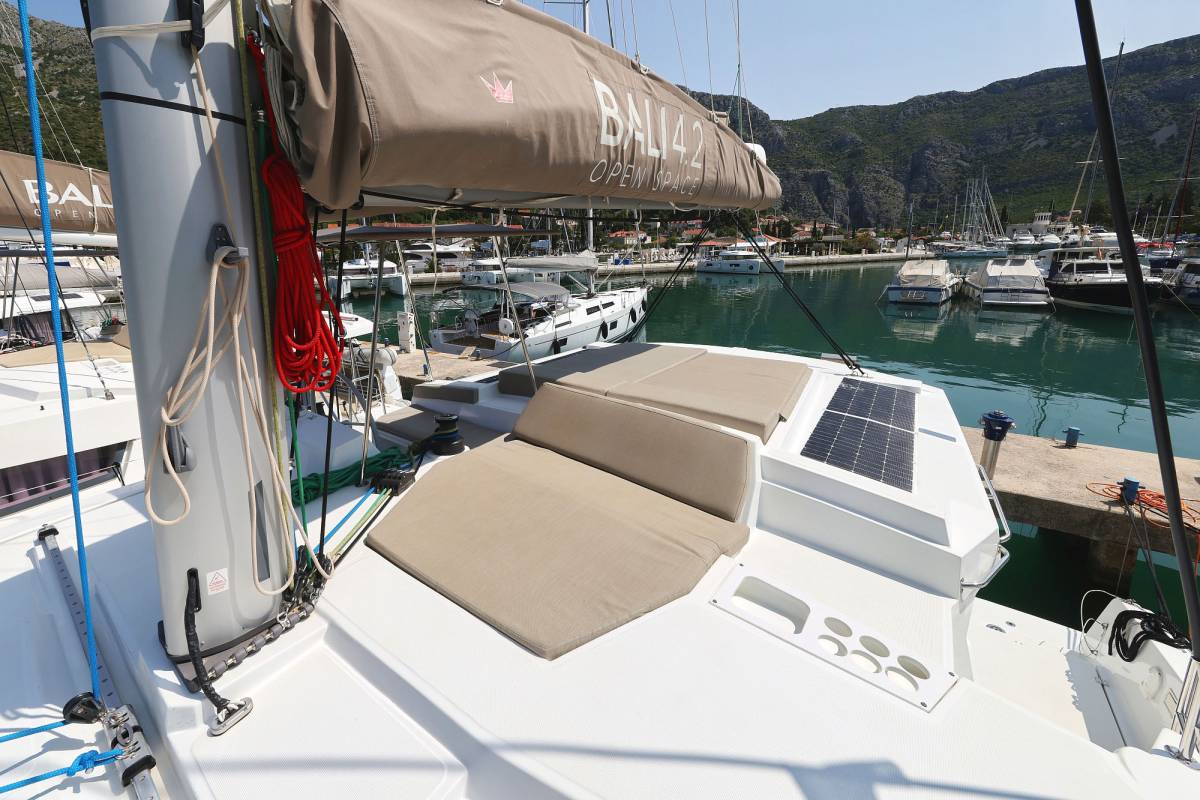 Bali 4.2, Aglaia | Yacht Charter Croatia