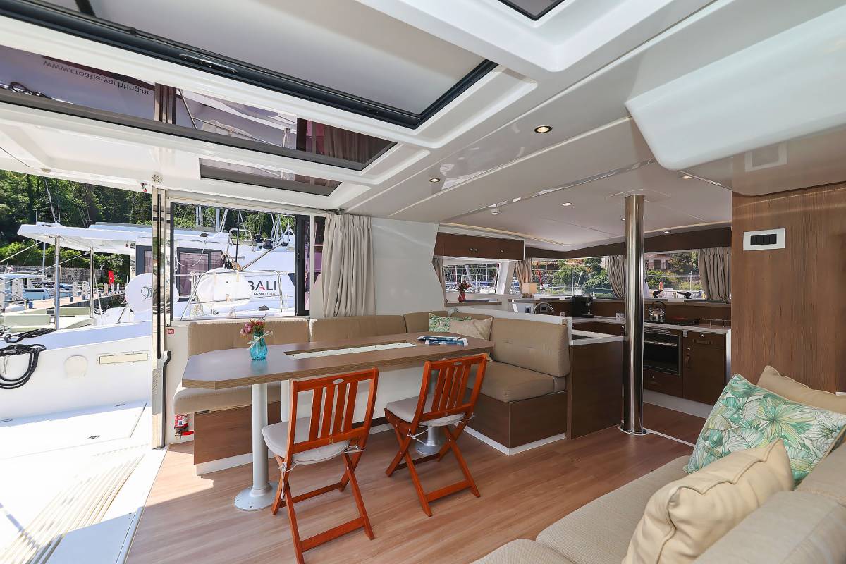 Bali 4.2, Aglaia | Yacht Charter Croatia