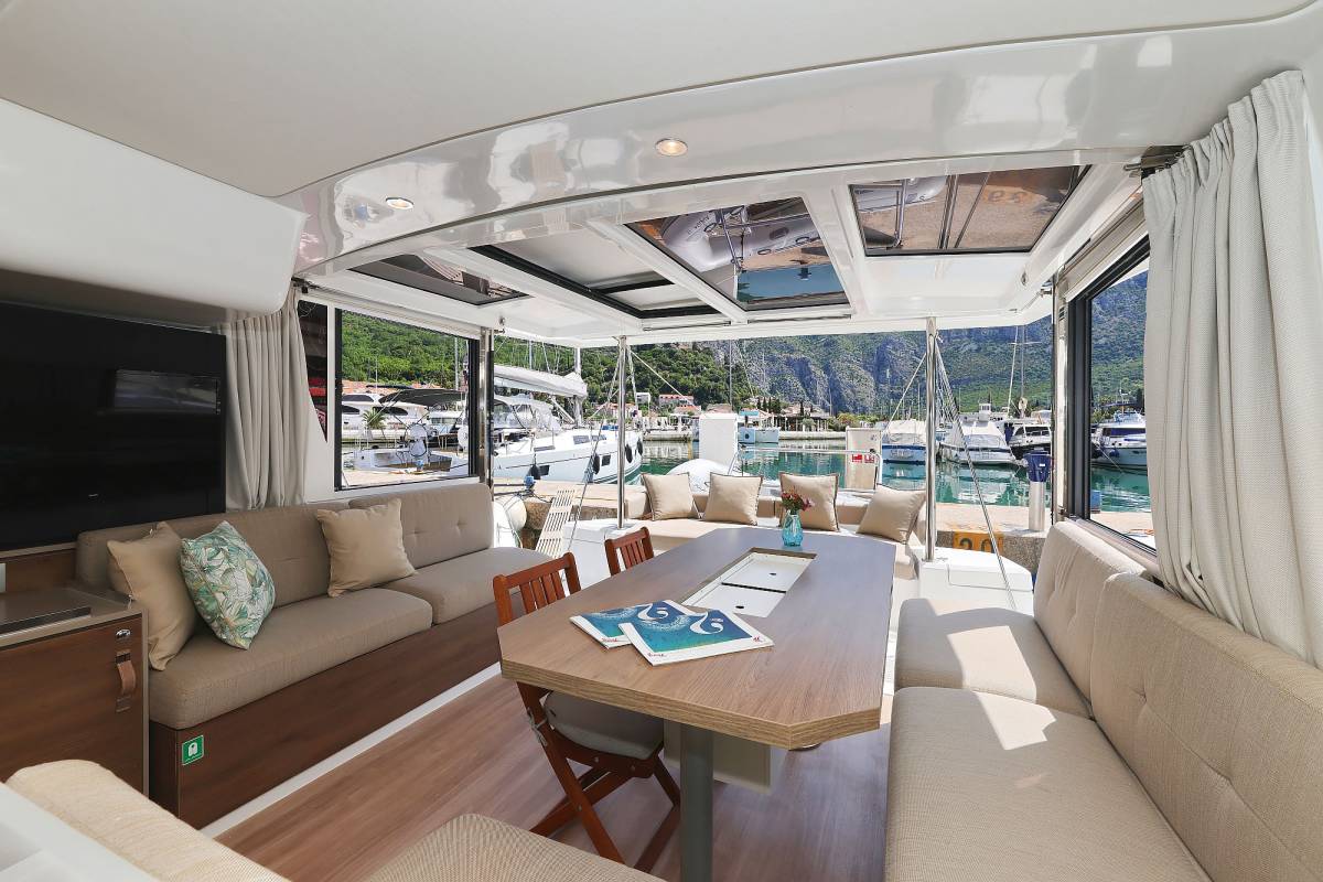 Bali 4.2, Aglaia | Yacht Charter Croatia