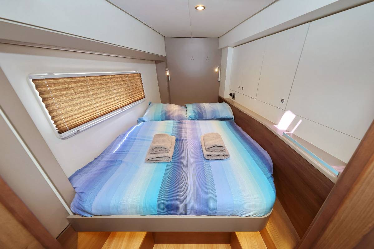 Bali 4.2, Aglaia | Yacht Charter Croatia