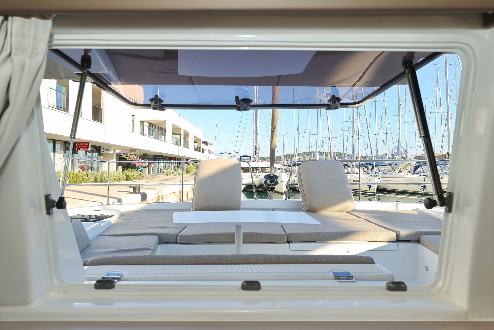 Bali 4.2, Bellatrix | Yacht Charter Croatia