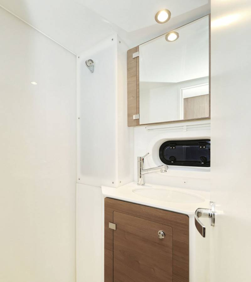 Bali 4.2, Bellatrix | Yacht Charter Croatia