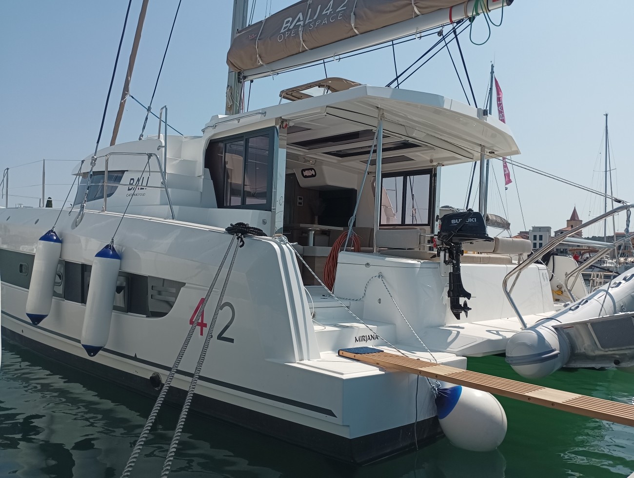 Bali 4.2, Mirjana | Yacht Charter Croatia