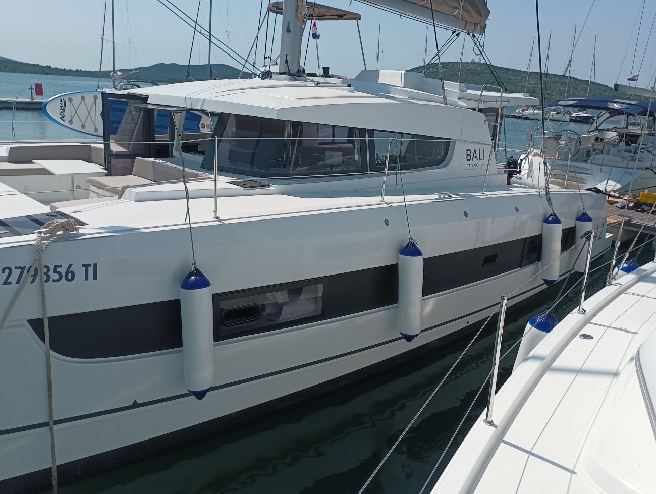 Bali 4.2, Mirjana | Yacht Charter Croatia