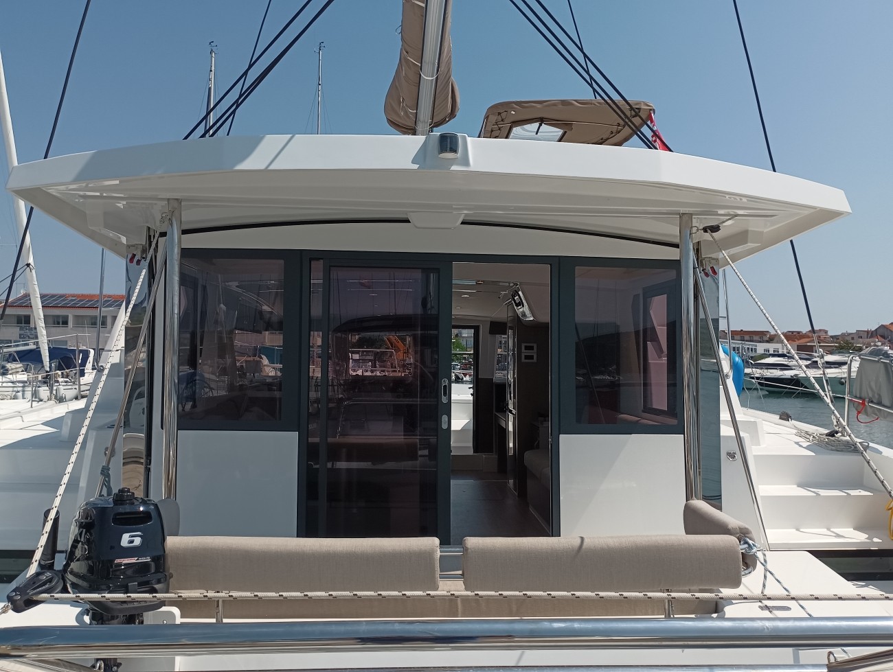 Bali 4.2, Mirjana | Yacht Charter Croatia