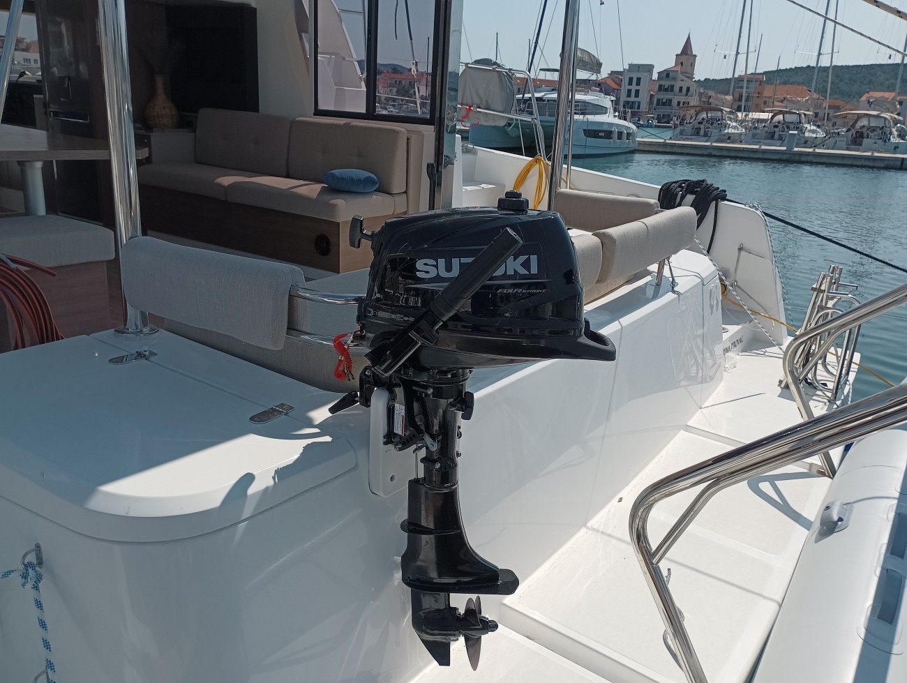 Bali 4.2, Mirjana | Yacht Charter Croatia