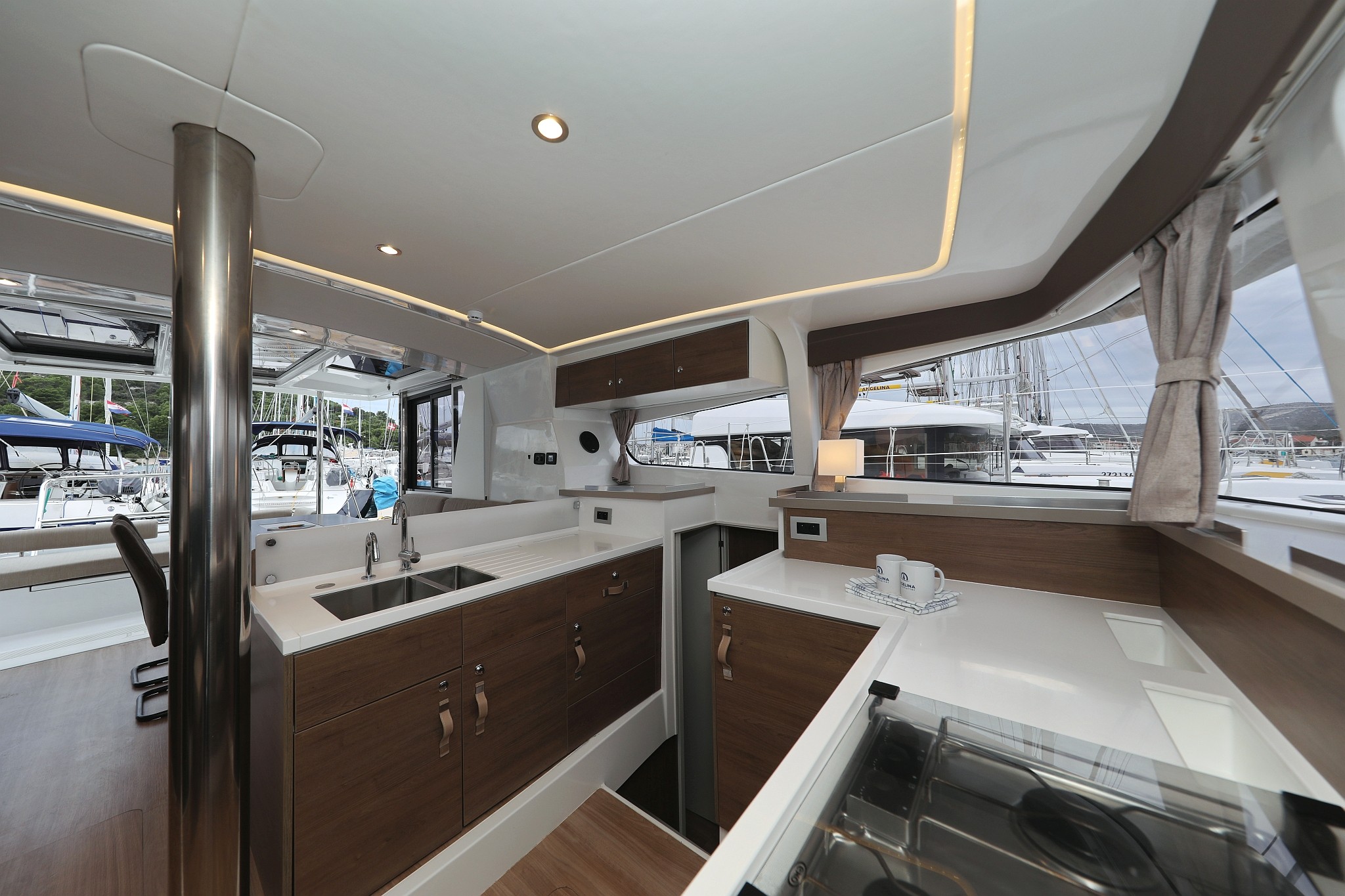 Bali 4.2, Open Office | Yacht Charter Croatia