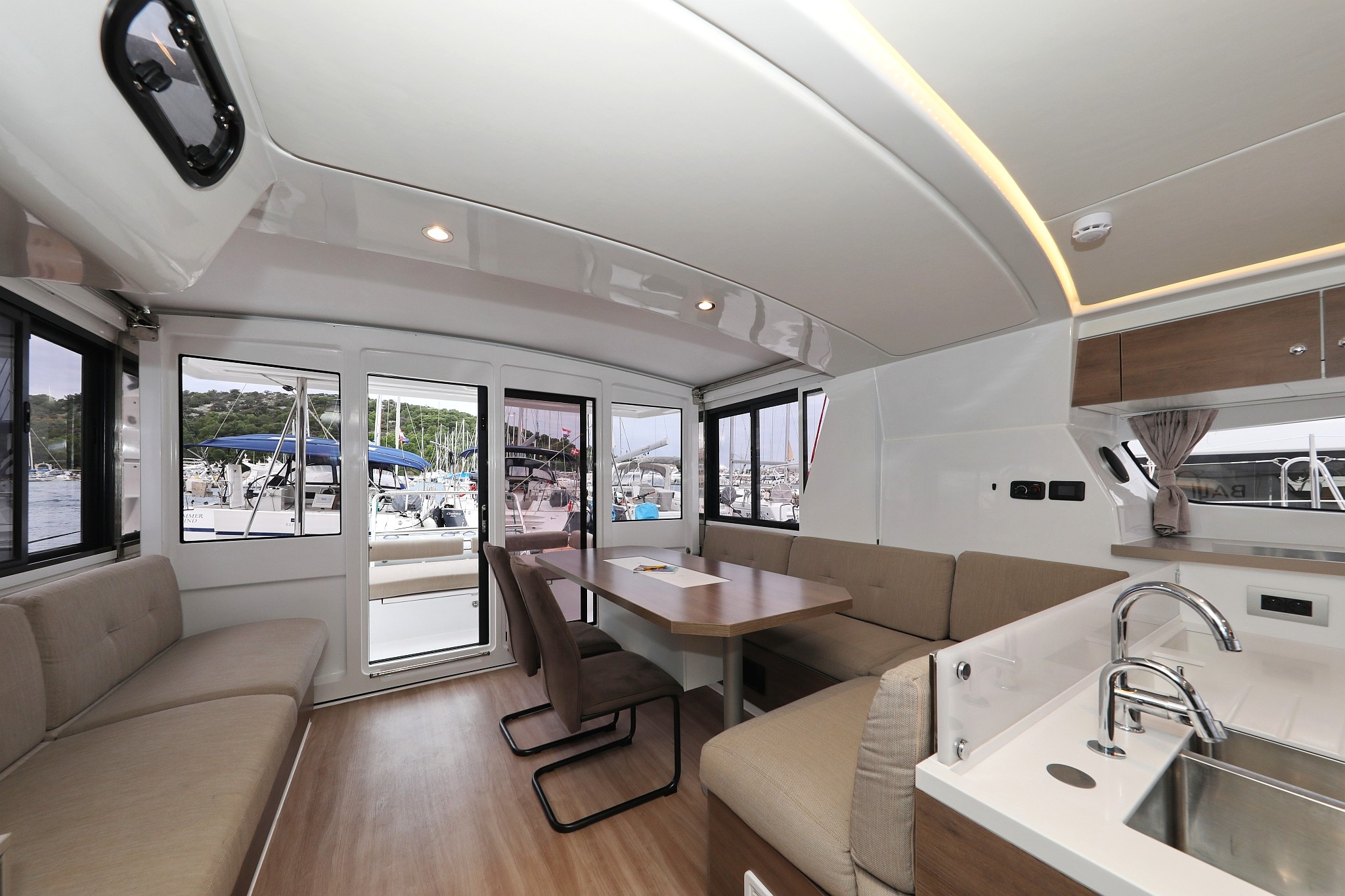 Bali 4.2, Open Office | Yacht Charter Croatia