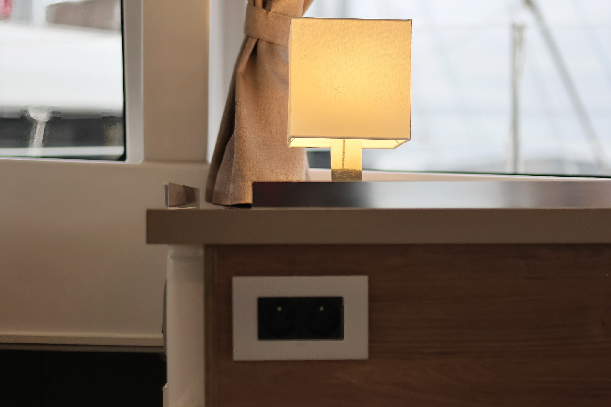 Bali 4.2, Open Office | Yacht Charter Croatia