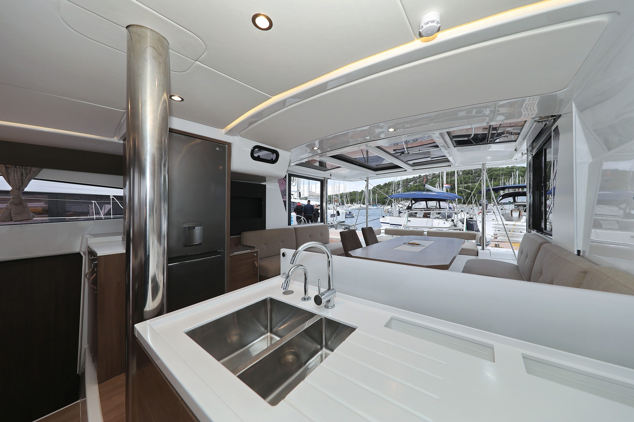 Bali 4.2, Open Office | Yacht Charter Croatia