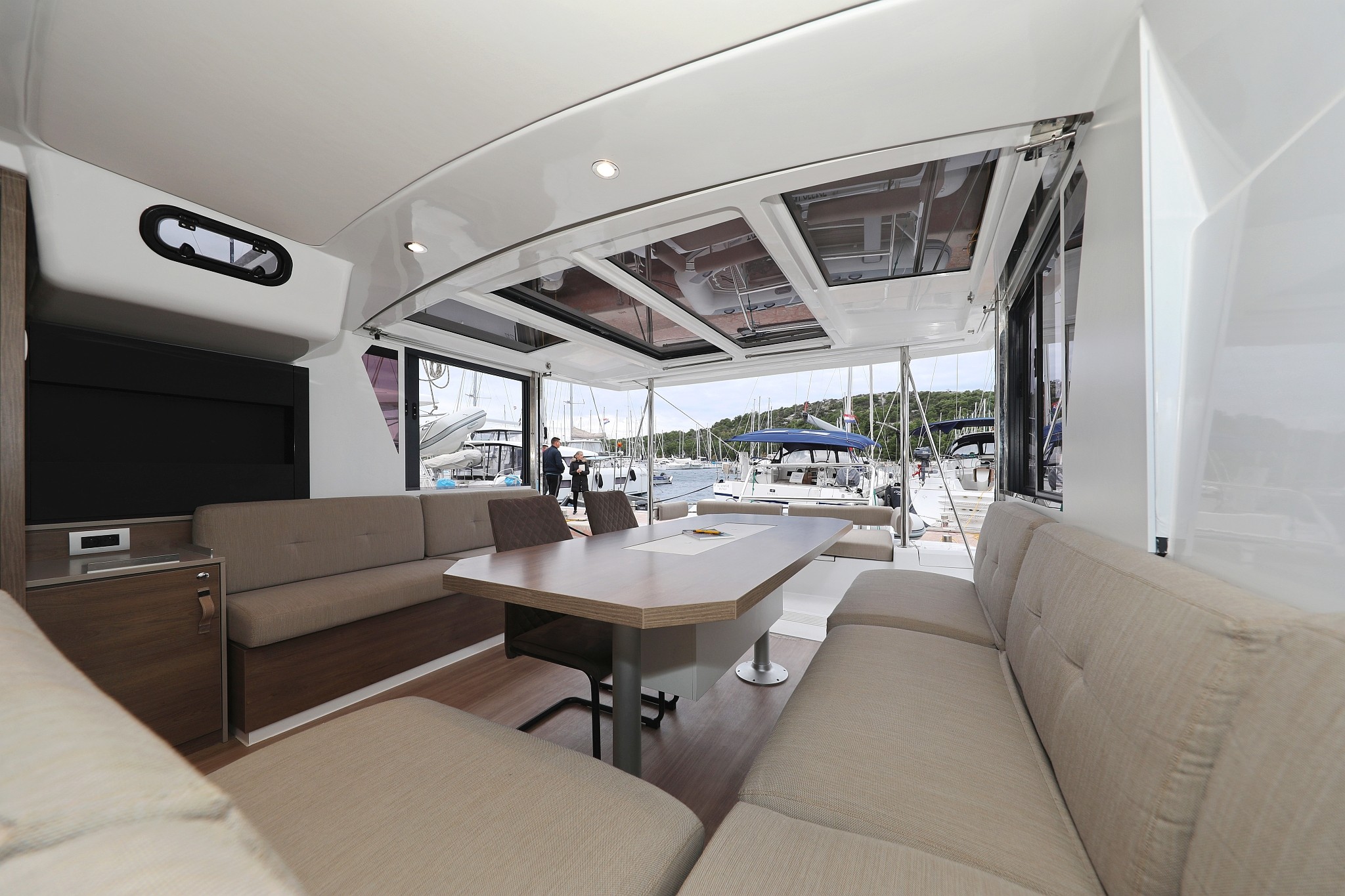 Bali 4.2, Open Office | Yacht Charter Croatia