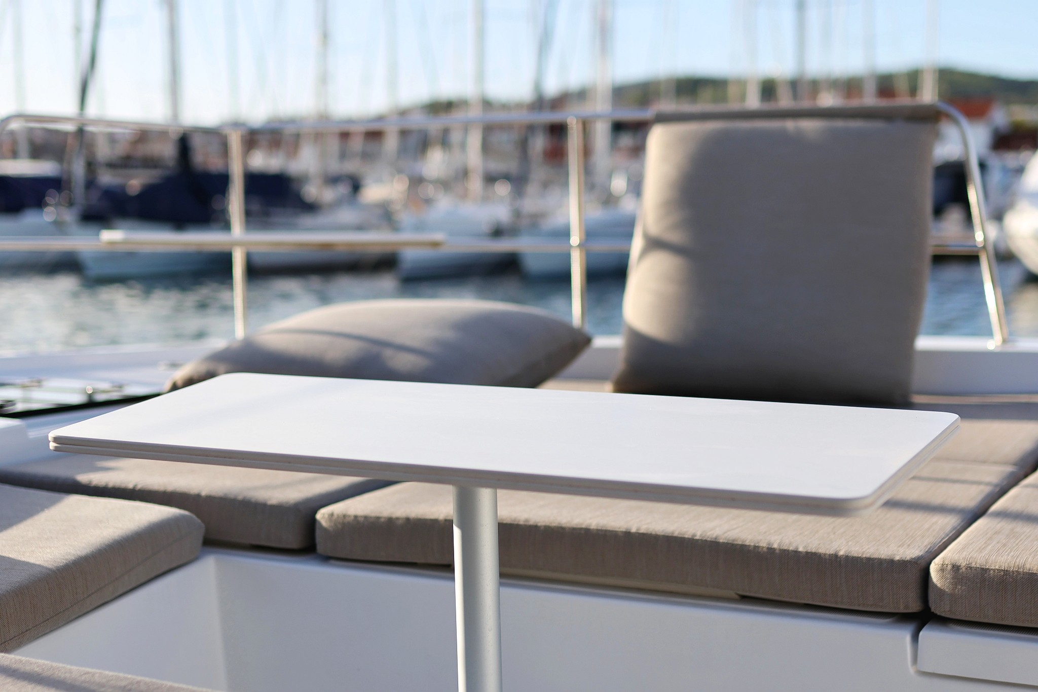 Bali 4.2, Open Office | Yacht Charter Croatia