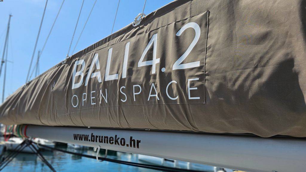Bali 4.2, Stairway To Heaven | Yacht Charter Croatia