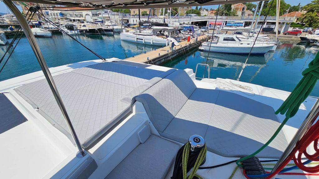 Bali 4.2, Stairway To Heaven | Yacht Charter Croatia