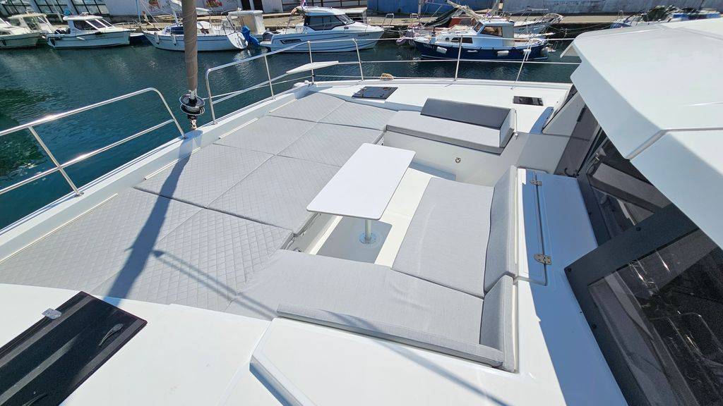 Bali 4.2, Stairway To Heaven | Yacht Charter Croatia