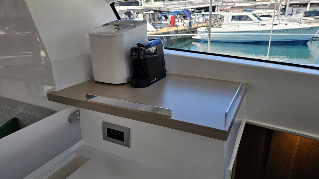 Bali 4.2, Stairway To Heaven | Yacht Charter Croatia