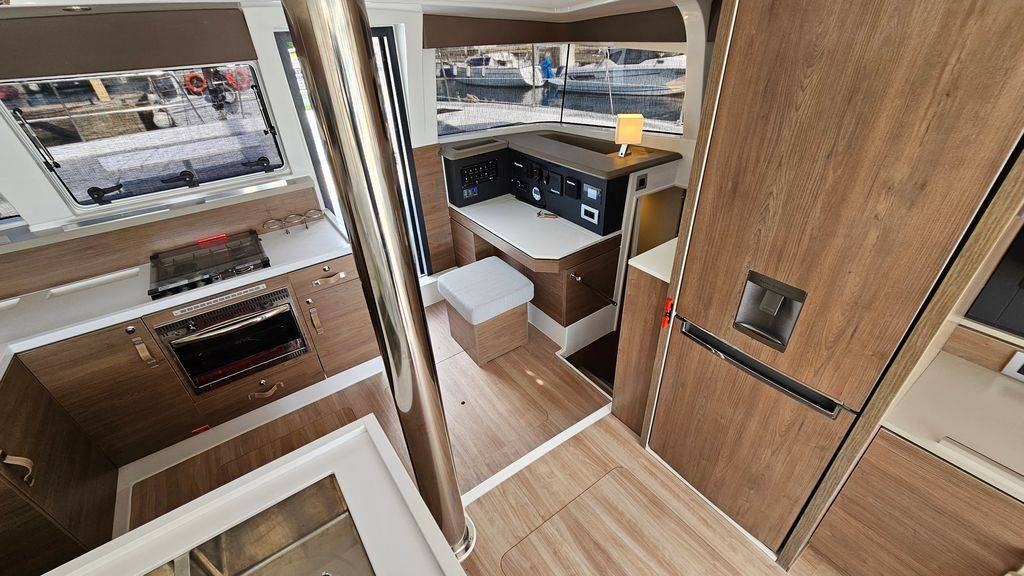 Bali 4.2, Stairway To Heaven | Yacht Charter Croatia